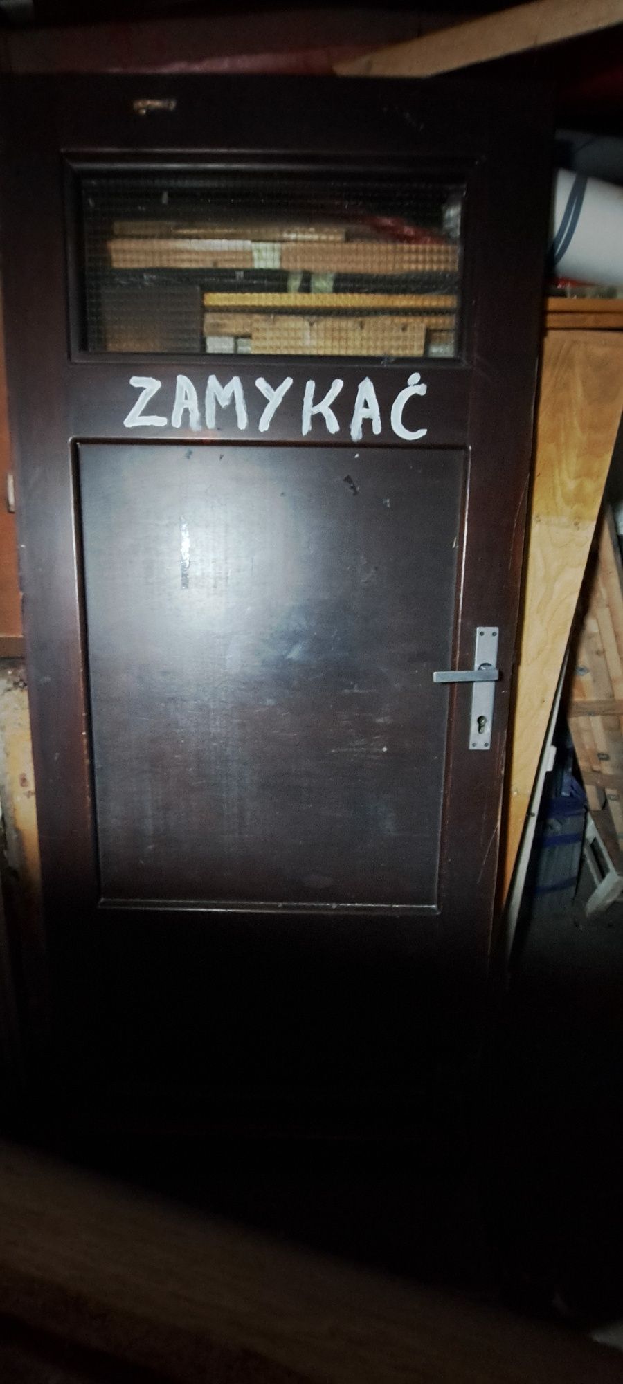 Drzwi zewnętrzne klatkowe drewniane