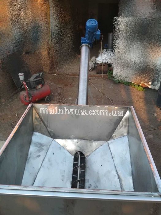 Koнвeep зерновий шнек Hepж навантажувач шнековий з бункером для борошн