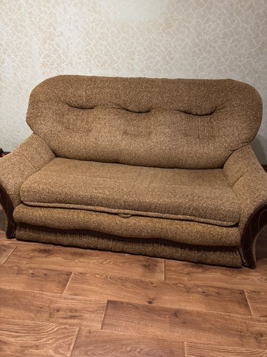 Диван розкладний,коричневий