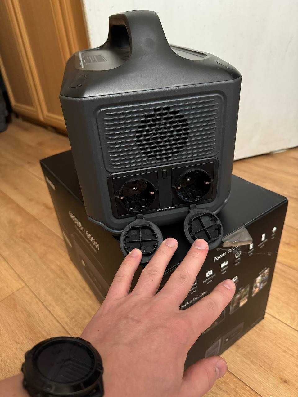 Зарядна станція Ugreen PowerRoam GS600 600W 680Wh
