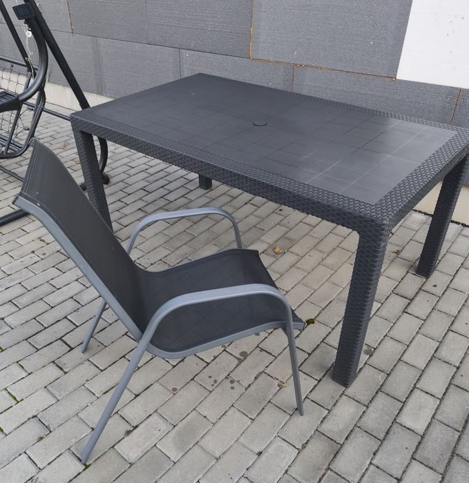 Sprzedam stół i 6 krzeseł