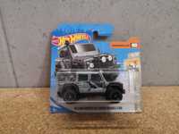 Hot Wheels '15 Land Rover Defender Double Cab