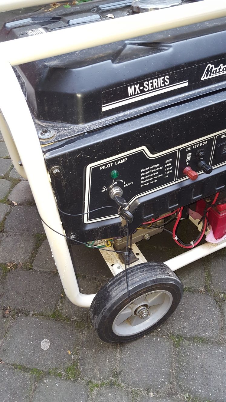 Генератор бензиновый max7.5kW,япон, мідь, 23 літра, 2 розетки.
