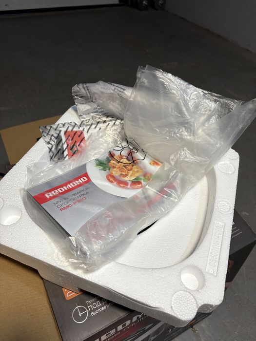 Мультиварка Redmond RMC P-350