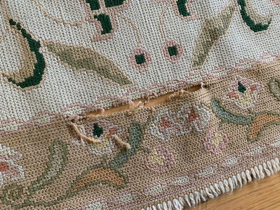 Carpete de Arraiolos, genuína, com 300 cm por 200 cm