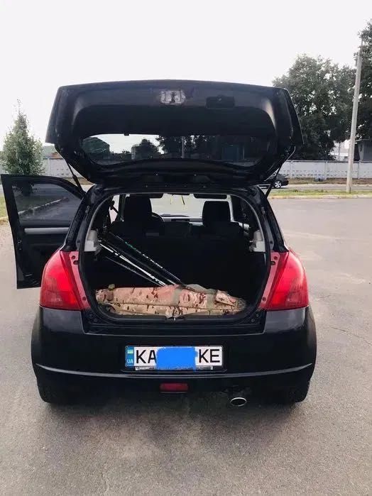 Suzuki Swift авто