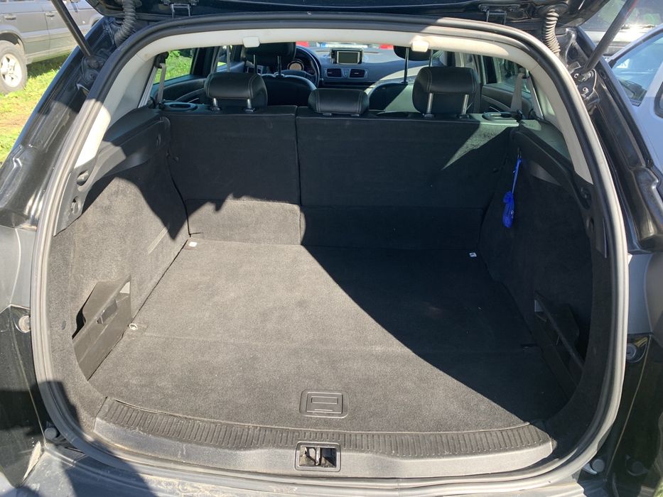 Економне авто Меган 2013 Bose