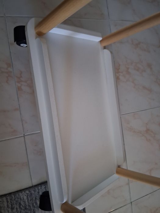 Vendo carrinho para criança brincar. Todo em madeira nom estado