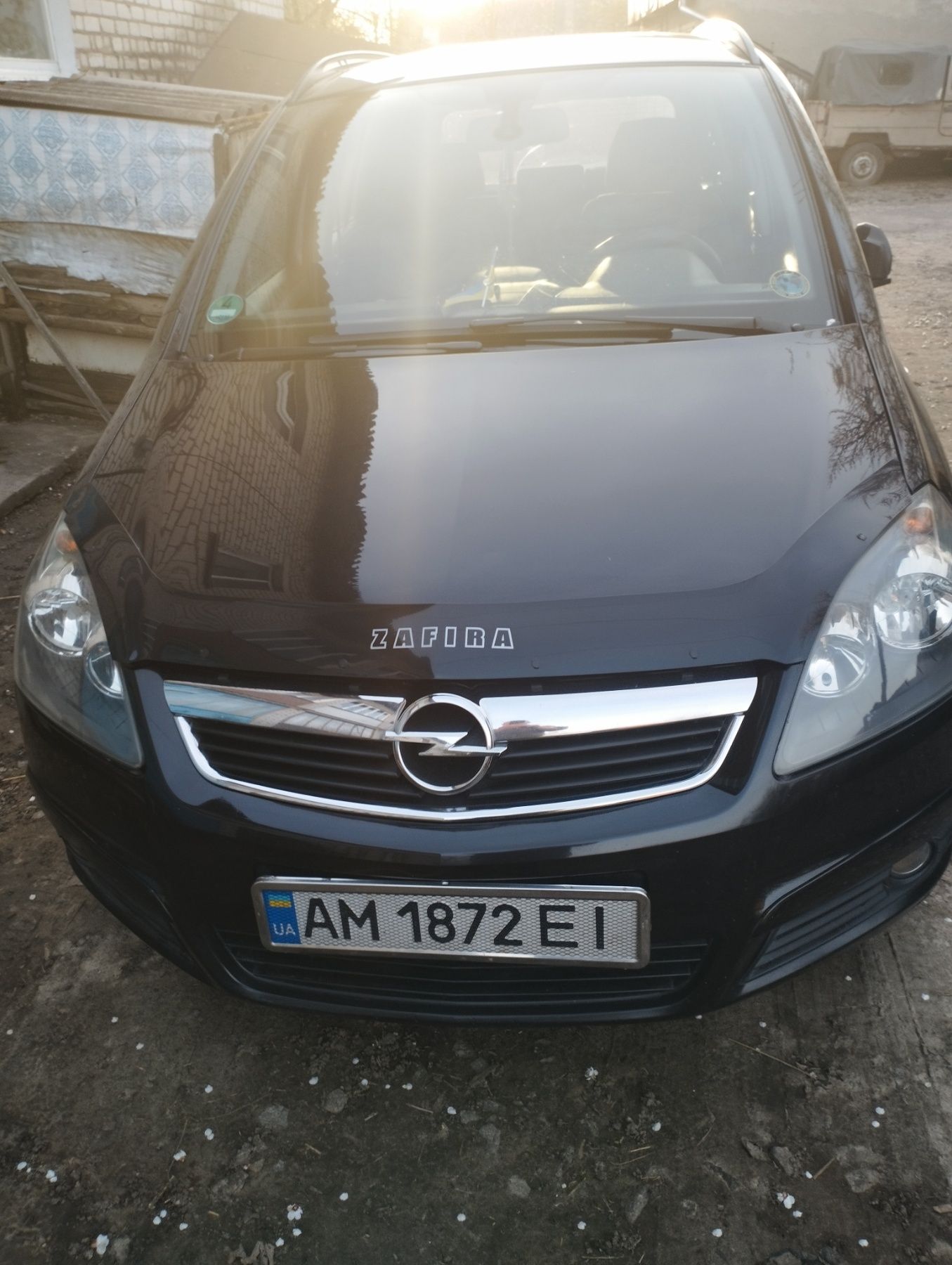 Продам машину Opel Zafira B