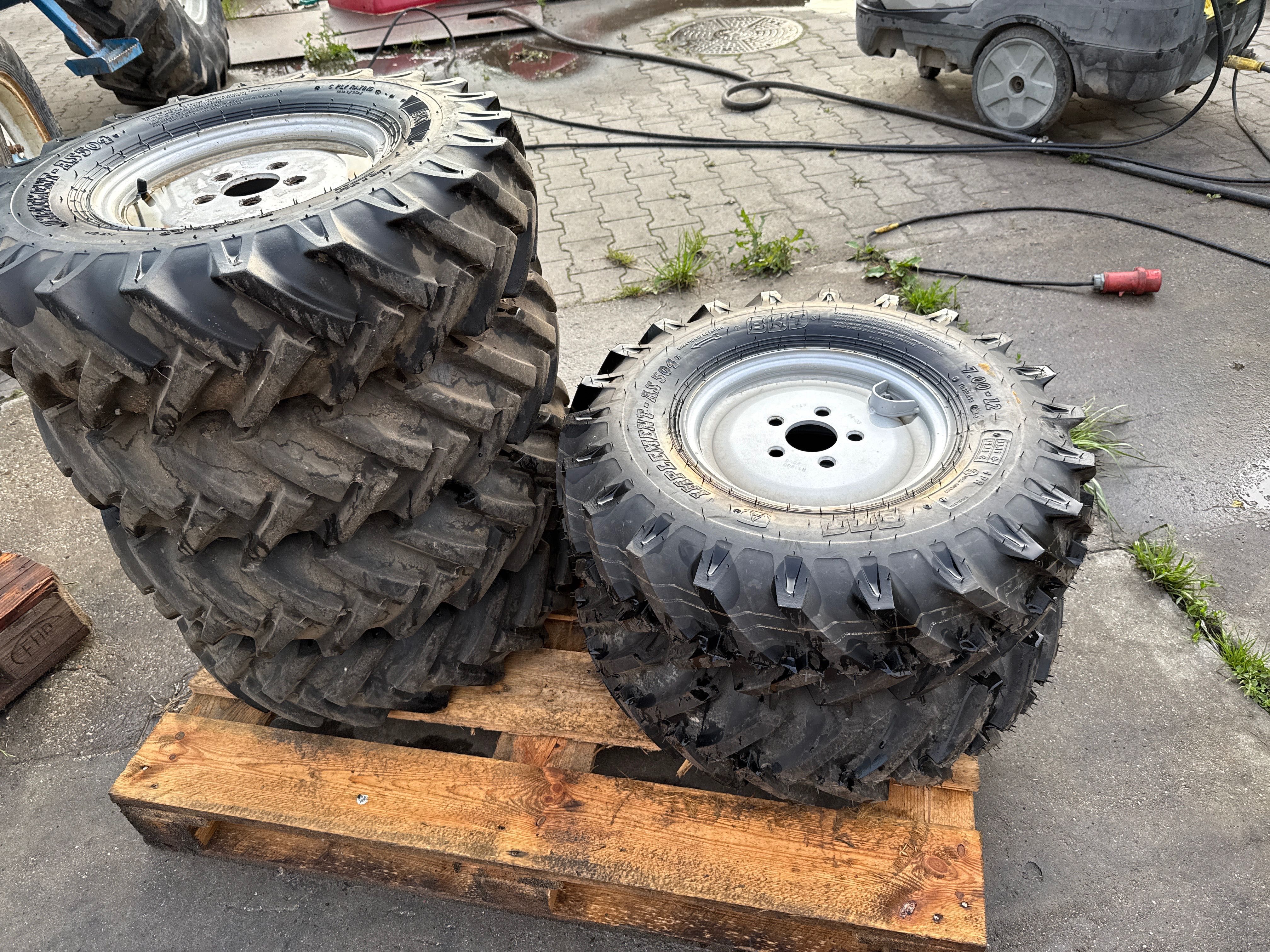 Opona koło felga  BKT IMPLEMENT AS 505 Weidemann 7.00-12