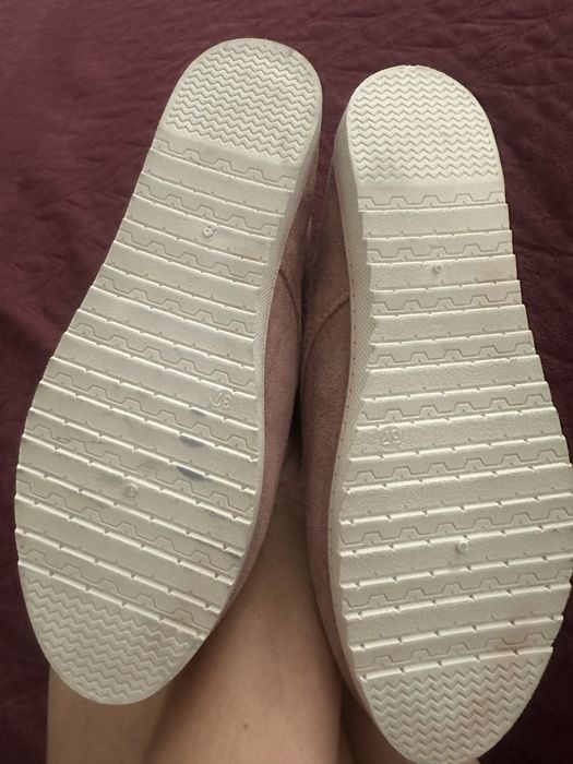 Жіночі рожеві туфли