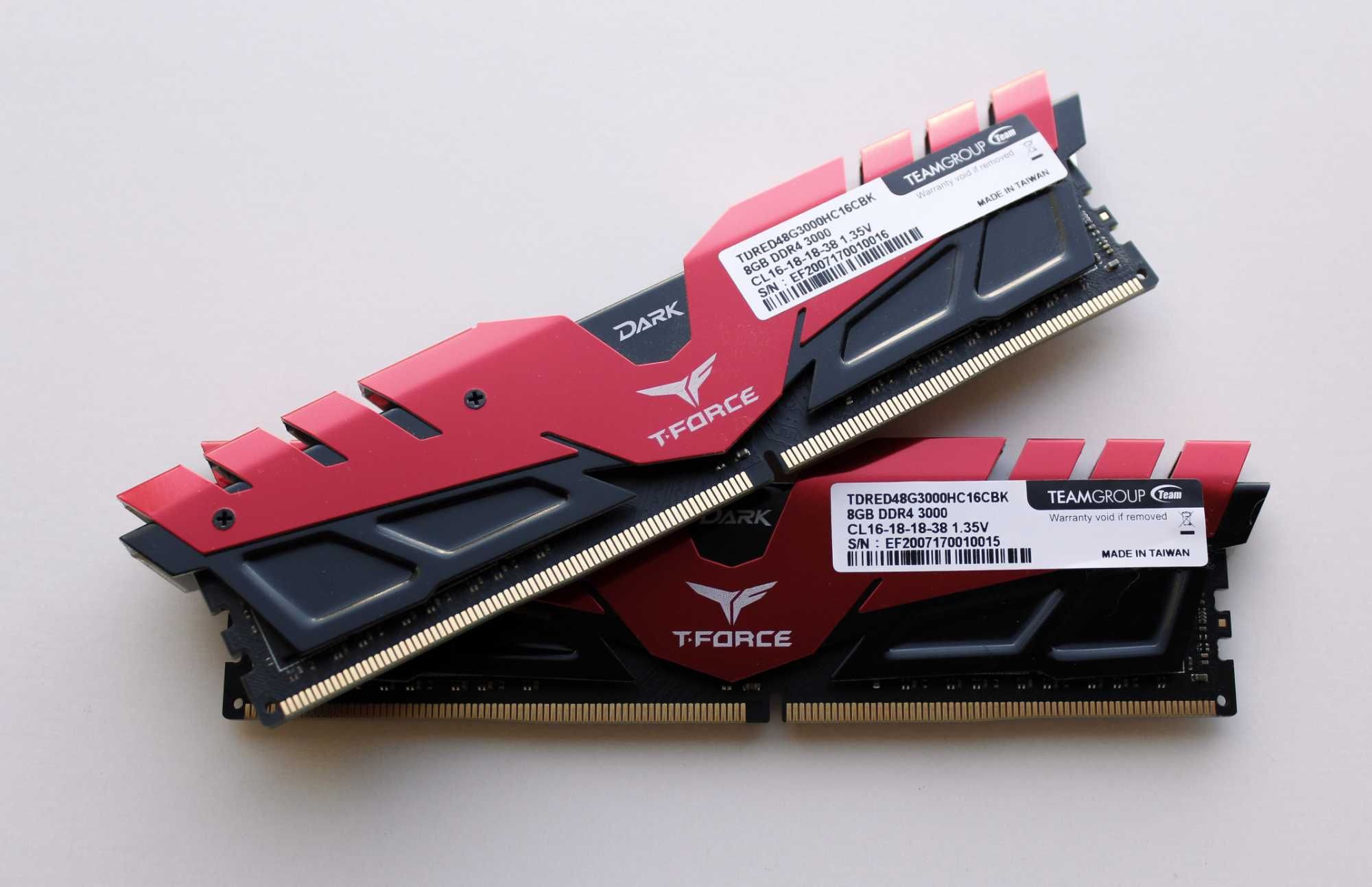 Оперативна пам'ять TeamGroup T-Force DARK DDR4 16GB (2×8GB) 3000MHz