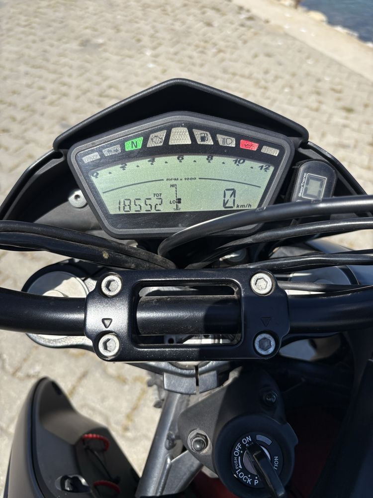 Ducati Hypermotard 796