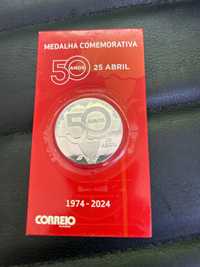 Medalha 50 anos 25 de Abril