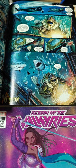 Комиксы ДС Марвел Comics DC Marvel на английском 12 штук