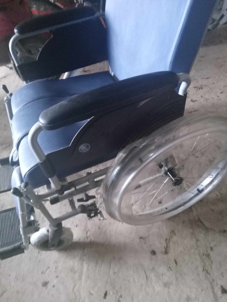 Wózek INWALIDZKI  NOWY wózek sanitarny model 9300