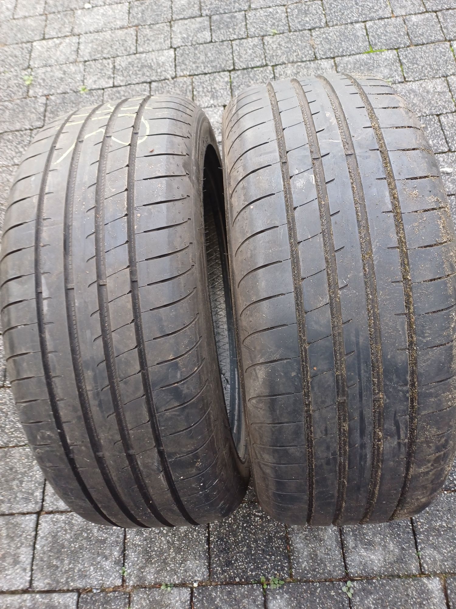 Para opon letnich goodyear 215/50/18