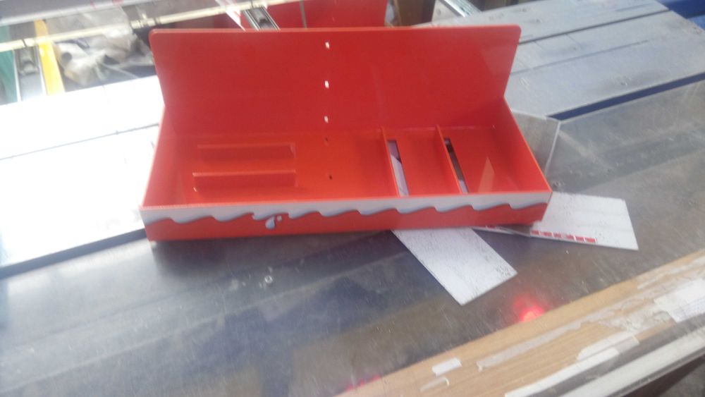 Лазерна порізка фанери,полістеролу, порізка тканини,оргскла, пластику.