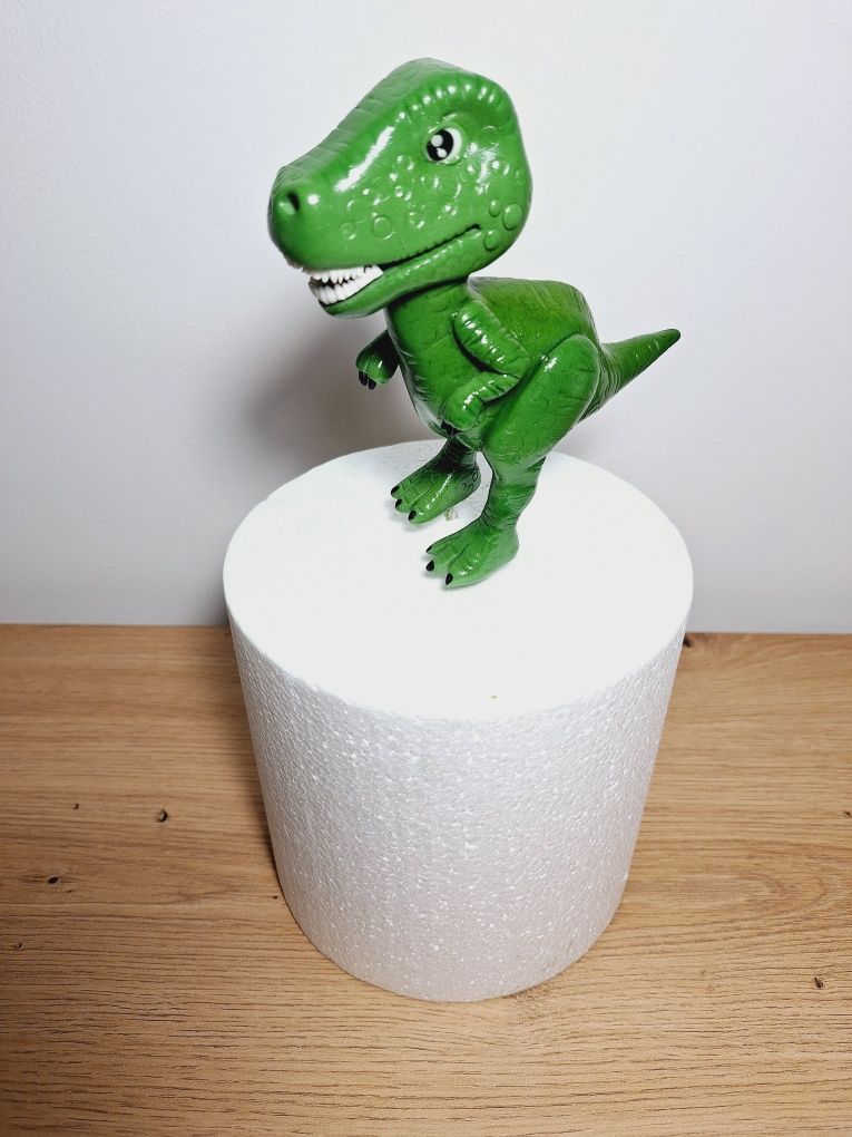 Dinozaur z masy cukrowej