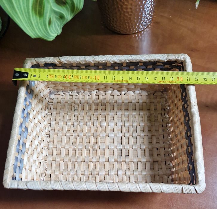 Koszyczek na kosmetyki, przybory