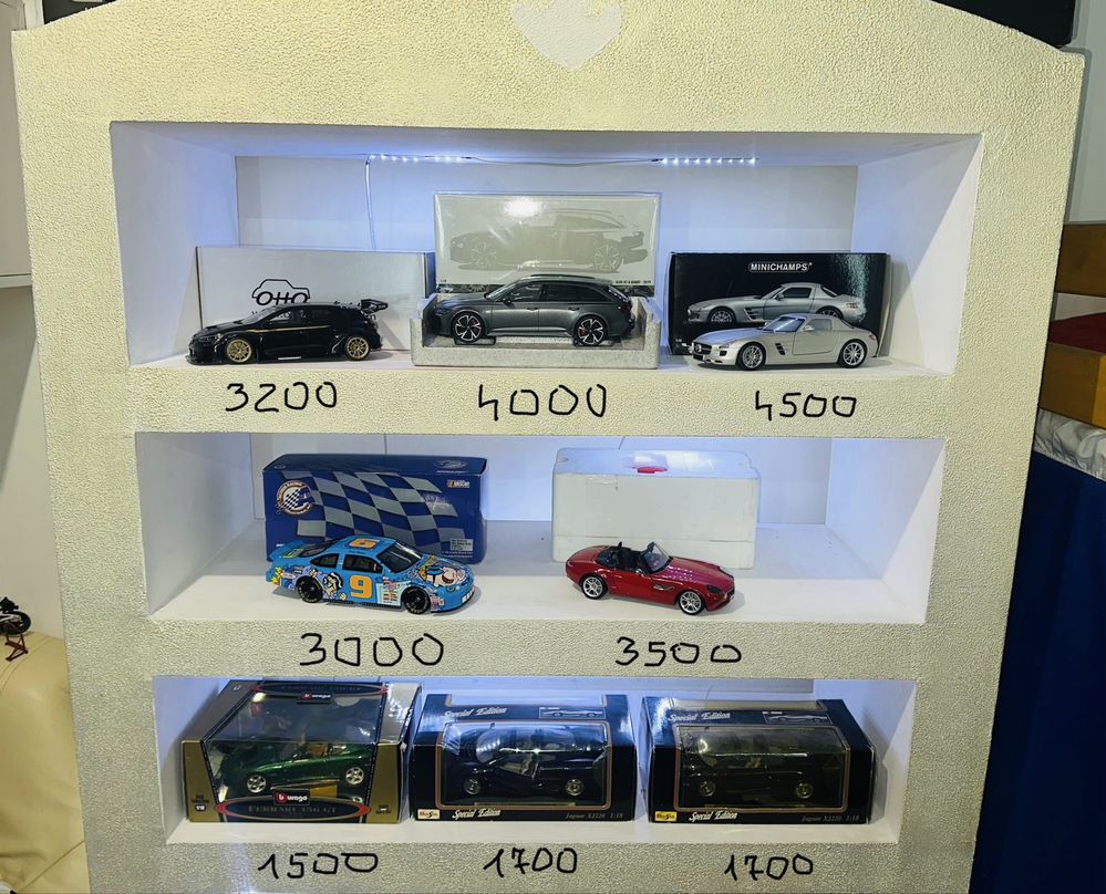 Продам моделі 1:18