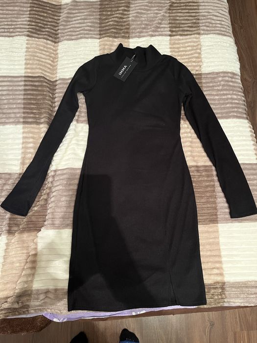 Сукня міні з рукавами