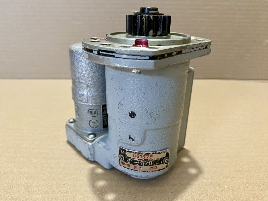 Авиационный электромеханизм УР-10 2С 250