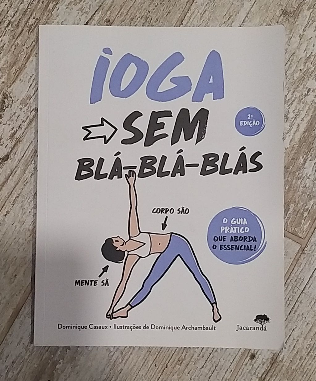 Livros variados em bom estado.