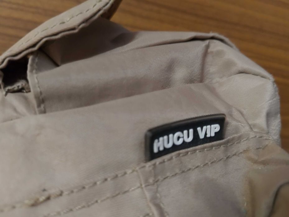 SUPER CENA Beżowa torebka Hucu Vip marki TIBIGAO 28,5x19x10 cm lekka