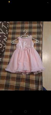 Różowo tiulowa sukienka rozmiar 98