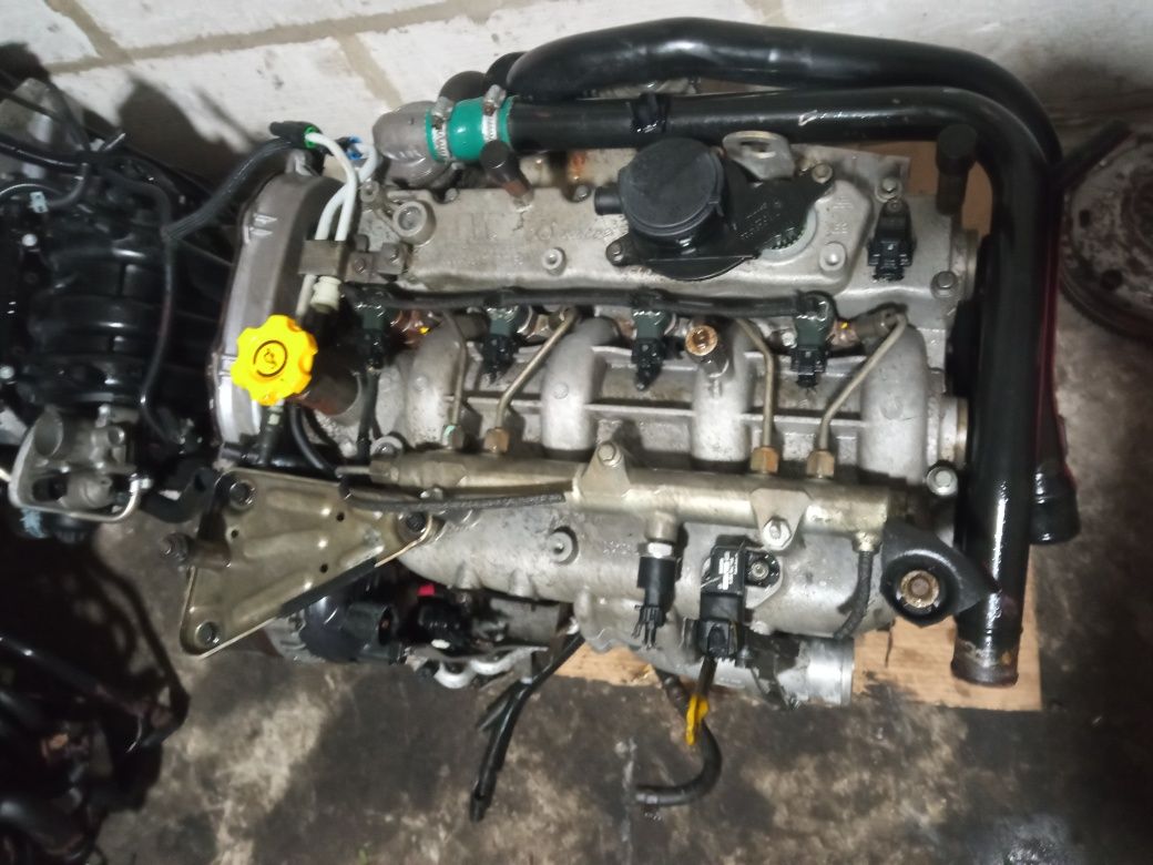 Мотор двигатель коробка передач  Dodge Ramvan Voyager 2.5 тді CRDI