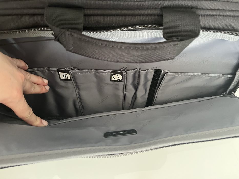 Torba na laptopa Dicota Top Traveller SCALE 14"-15,6" D31428-RPET