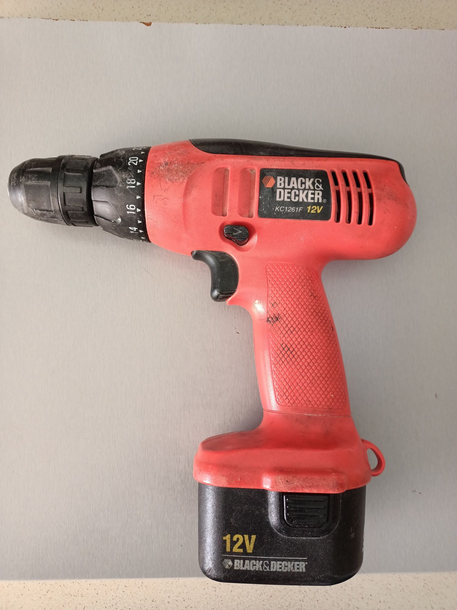 Wiertarko-wkrętarka Black & Decker, Makita