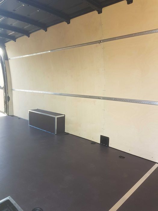 Mercedes Sprinter L4H2 Zabudowy standard ze sklejki do aut dostawczych