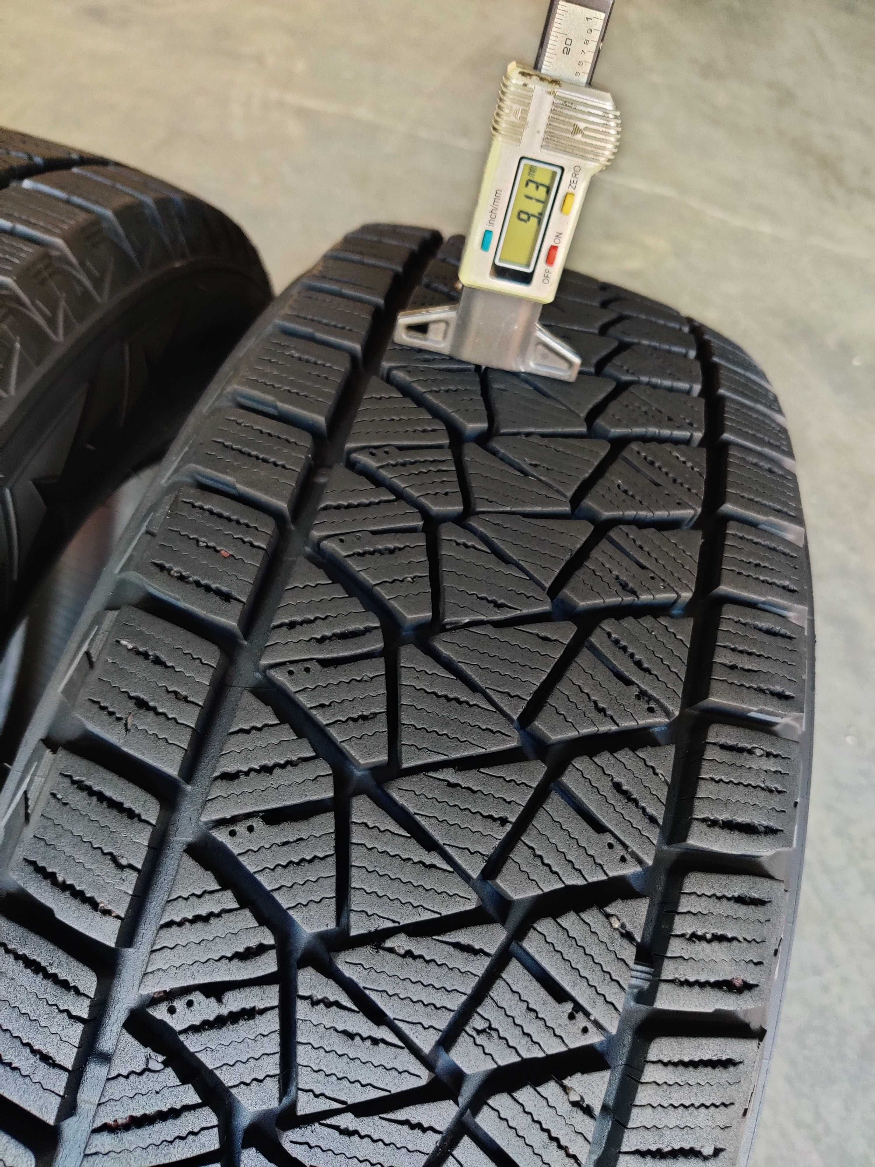 2шт R17 225 65 Bridgestone Blizzak DM-V2 шини зимові чудовий стан
