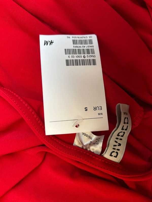 Kombinezon_H&M_S_czerwony