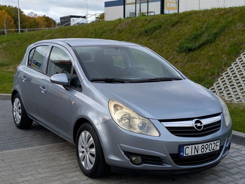 Opel Corsa D 1.4 Benzyna 5drzwi Tradycyjny automat Klimatyzacja Zadbany