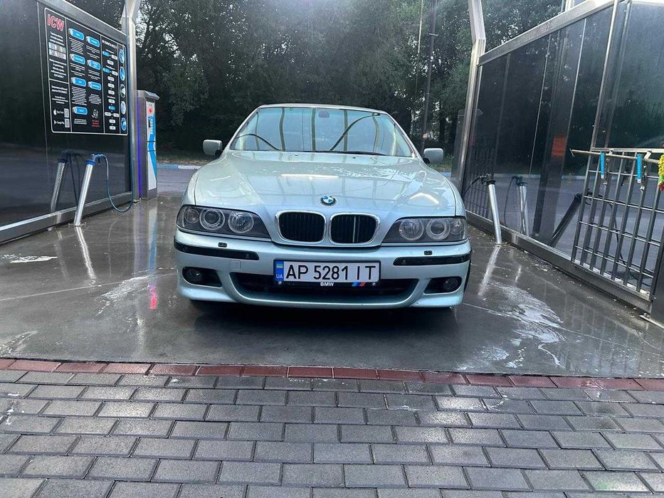 Продам BMW E 39 528i