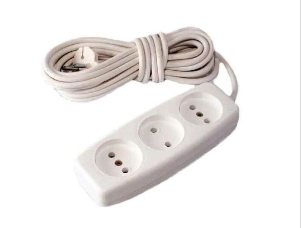 Подовжувач 3 гнізда + 2xUSB з заземленням і кнопкою для вимикання.