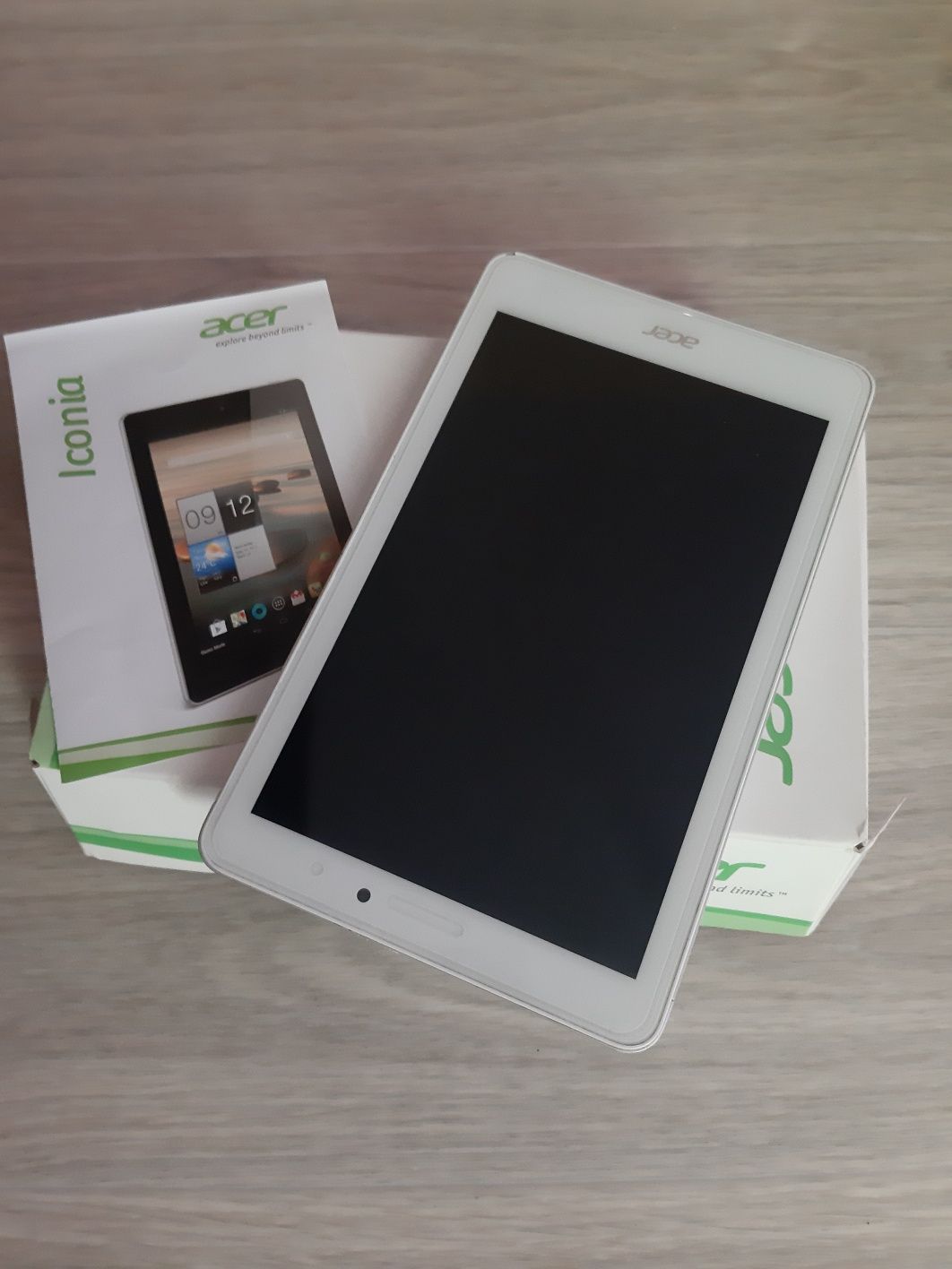 Продам планшет Acer  Iconia 8^ 16Gb