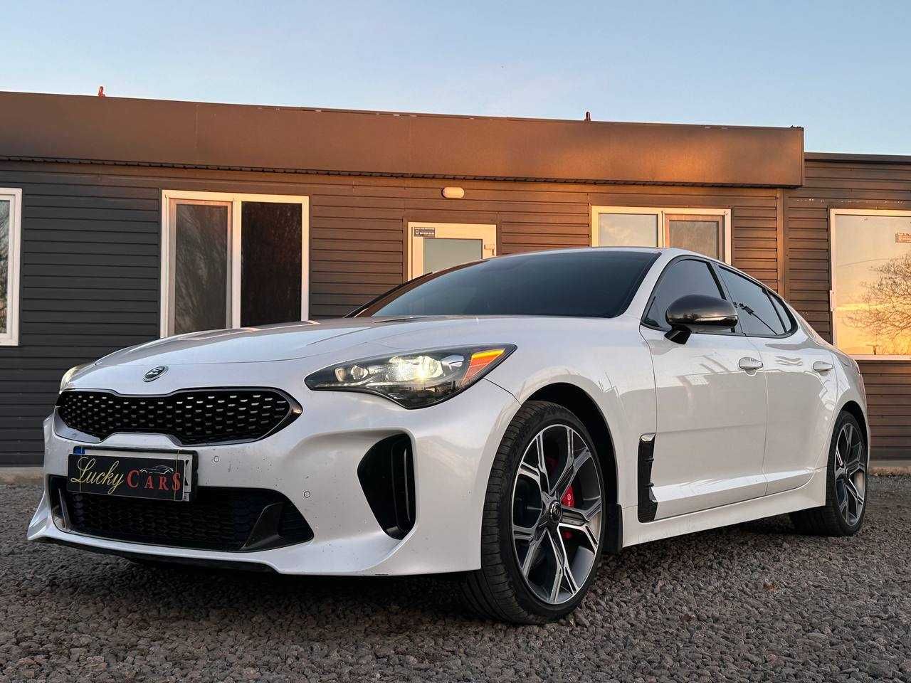 Авто Kia Stinger 2018