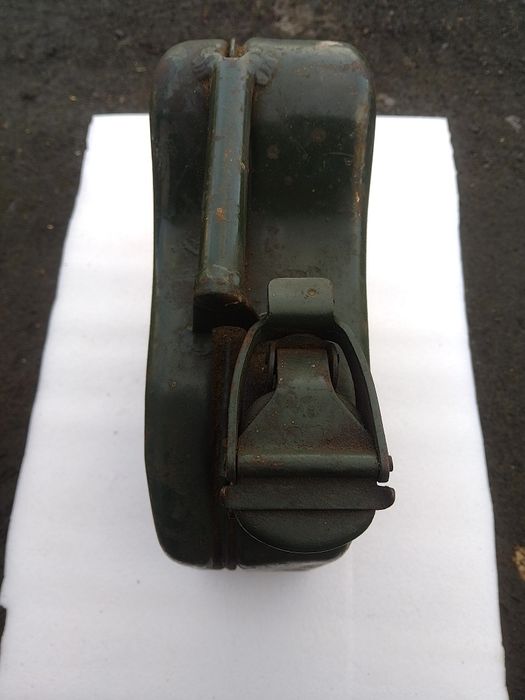 Kanister 5 litrów, szczelny, stan bdb