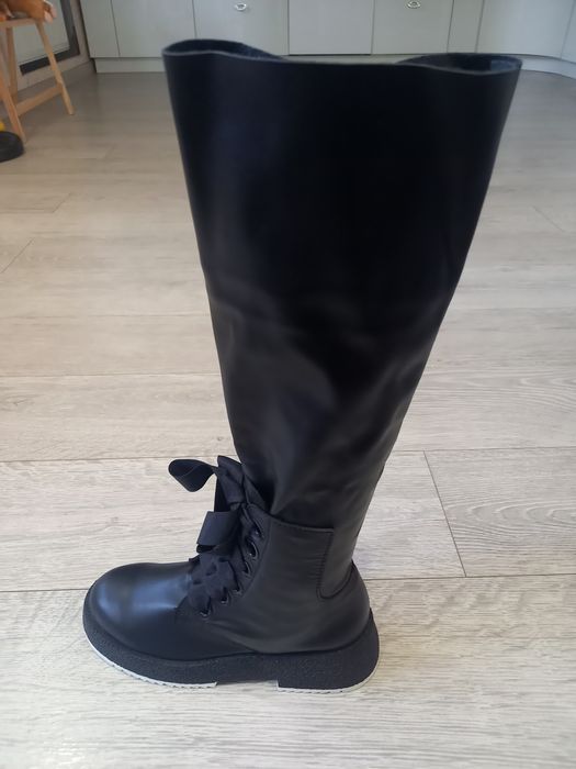 Чобіт жіночий чорного коліру 40р, шкіряні, утеплення  цигейка