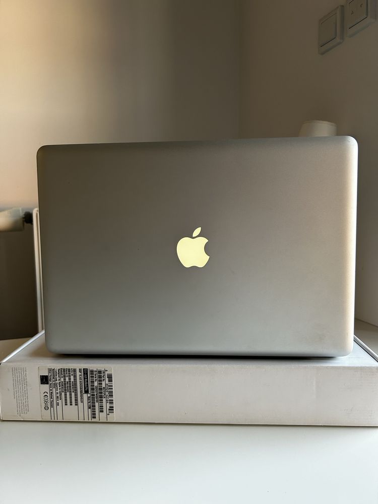 MacBook Pro (15 cali) Early 2011 Laptop Apple