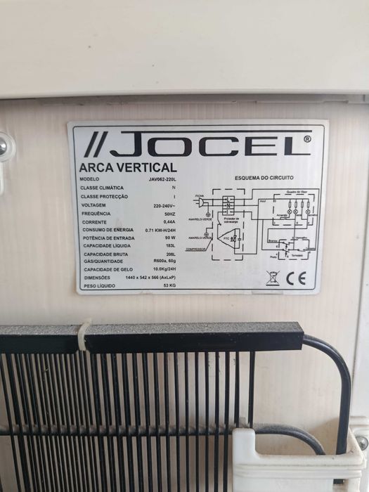 Arca vertical Jocel 208L