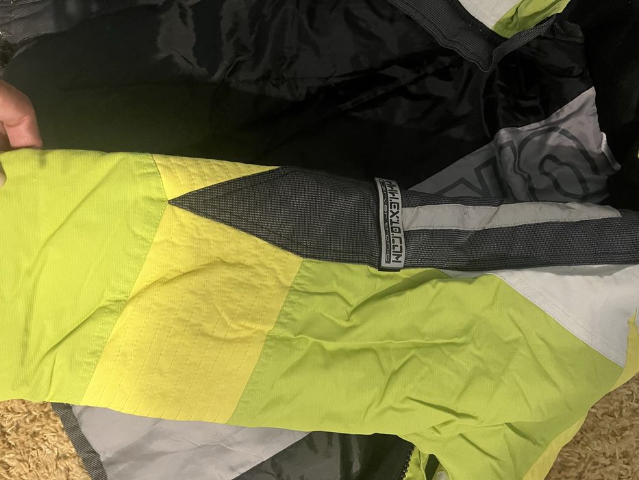 Продаю лижний костюм