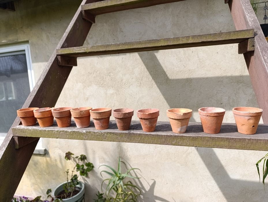 Malutkie stare doniczki 10 szt