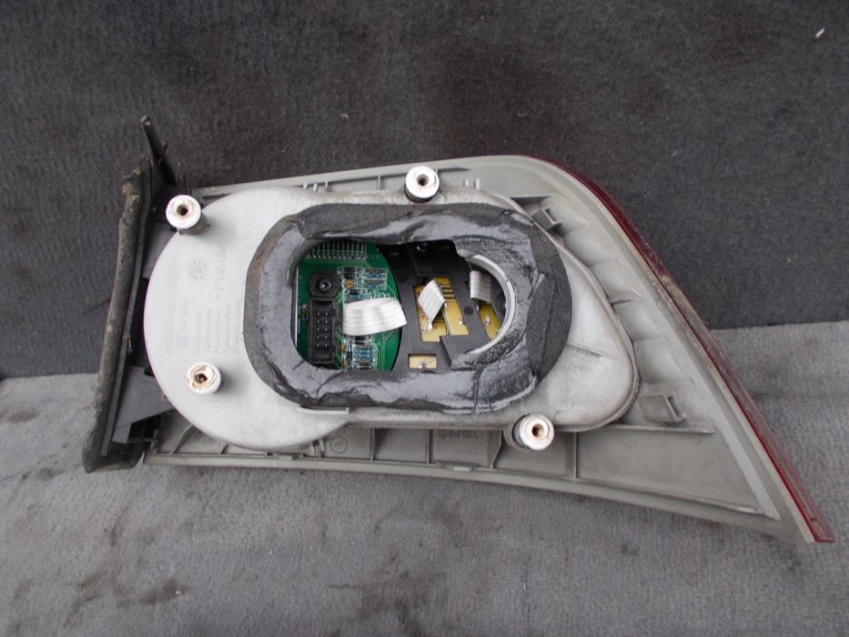 vw PHAETON 3.2 v6 02r lampa tył tylna lewa prawa