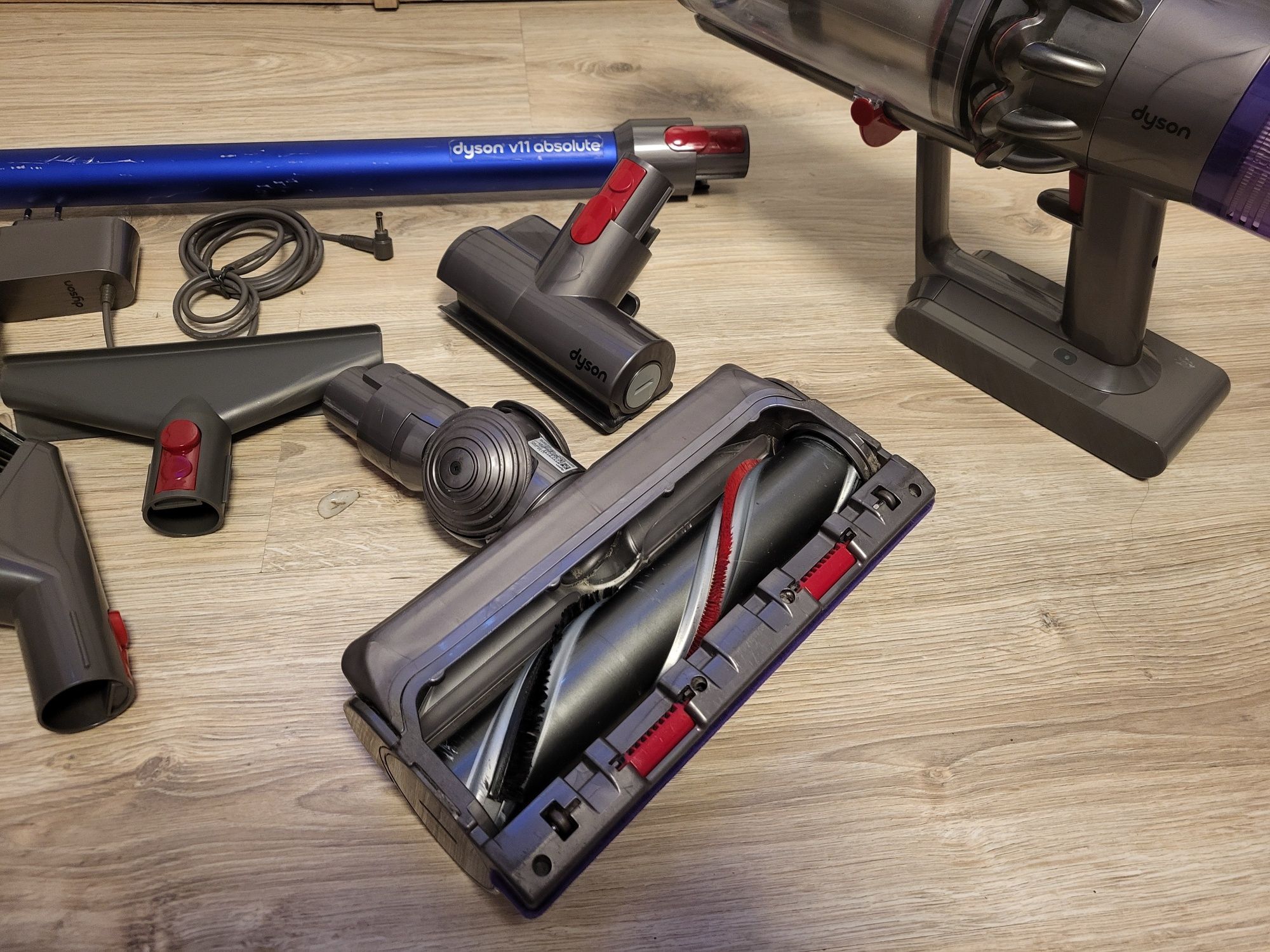 Odkurzacz Dyson V11 absolute bezprzewodowy pionowy ładny