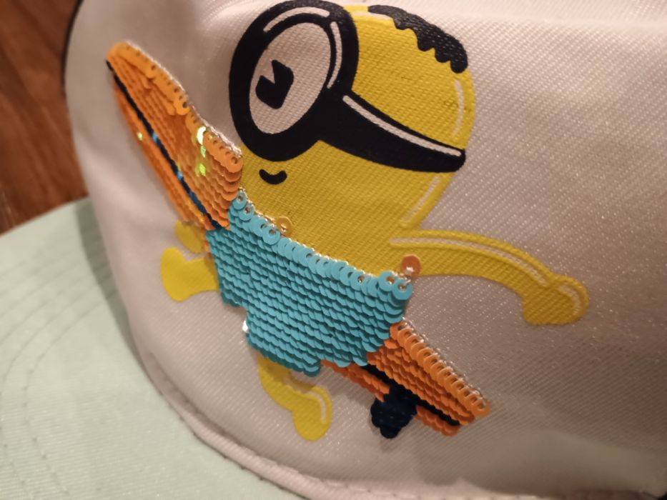 H&M czapka z daszkiem Minionek r.104